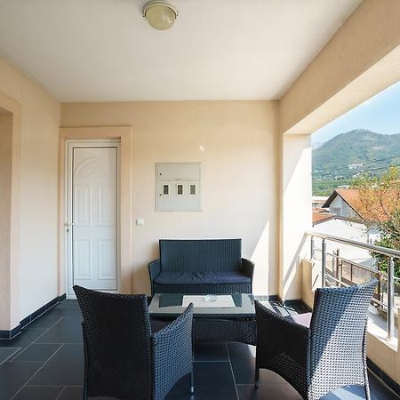 Apartments Lora Бар Экстерьер фото