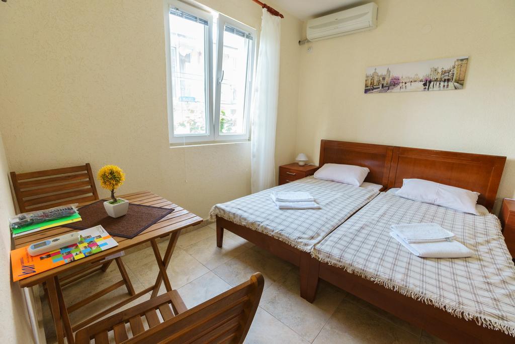 Apartments Lora Бар Экстерьер фото