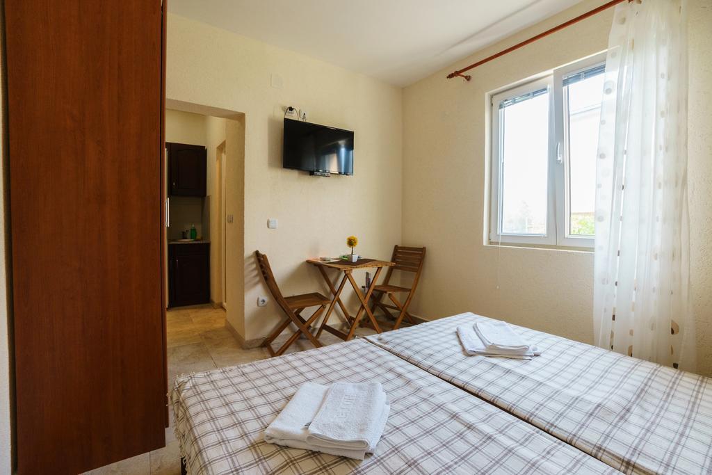 Apartments Lora Бар Экстерьер фото
