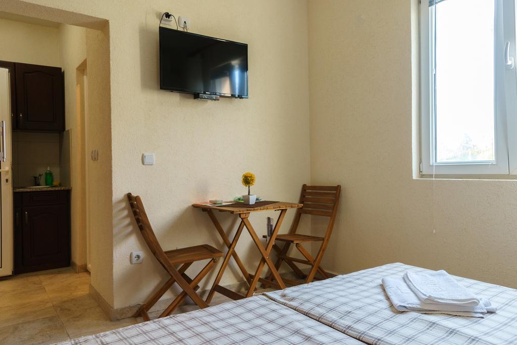 Apartments Lora Бар Экстерьер фото