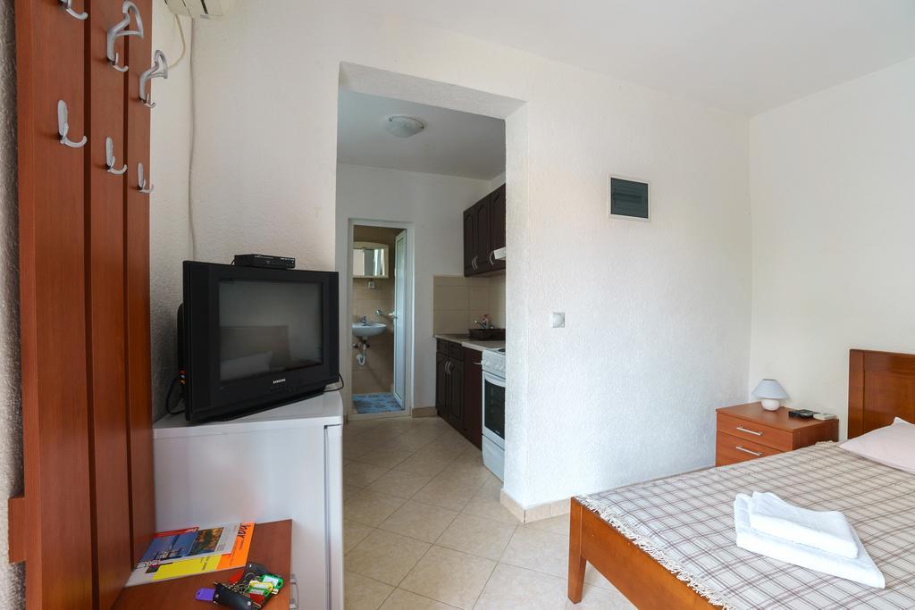 Apartments Lora Бар Экстерьер фото