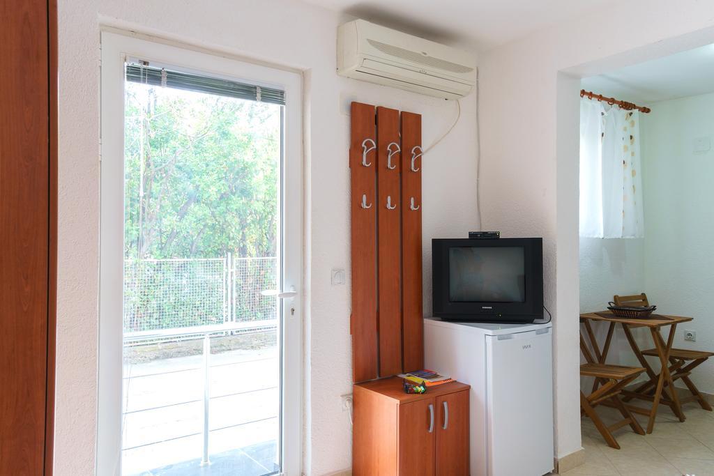 Apartments Lora Бар Экстерьер фото
