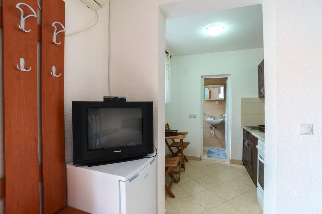 Apartments Lora Бар Экстерьер фото