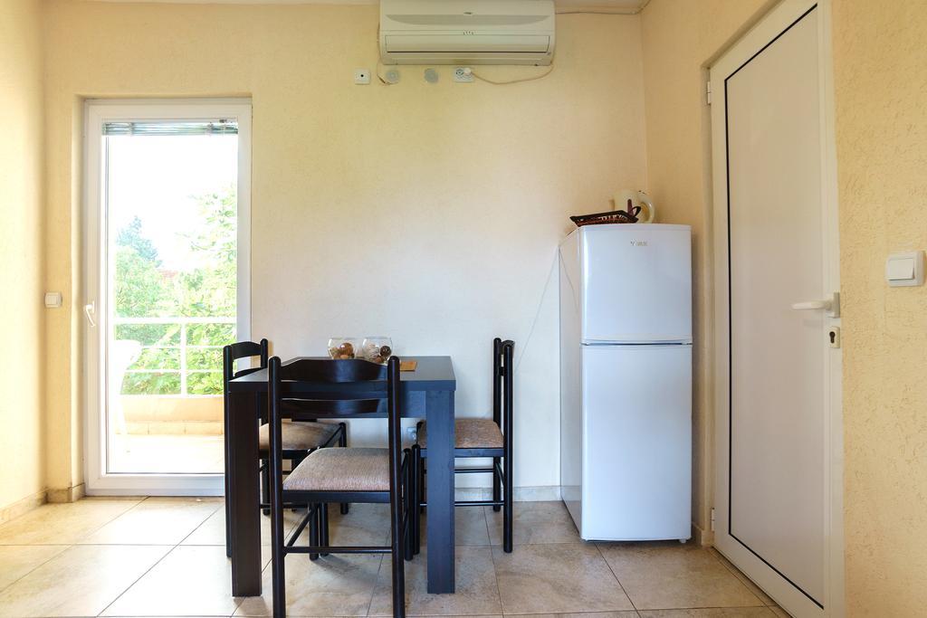 Apartments Lora Бар Экстерьер фото