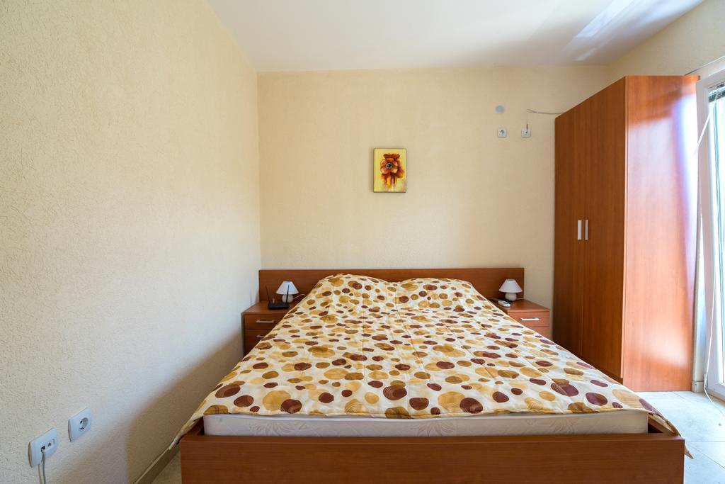 Apartments Lora Бар Экстерьер фото
