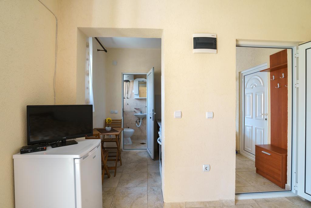 Apartments Lora Бар Экстерьер фото