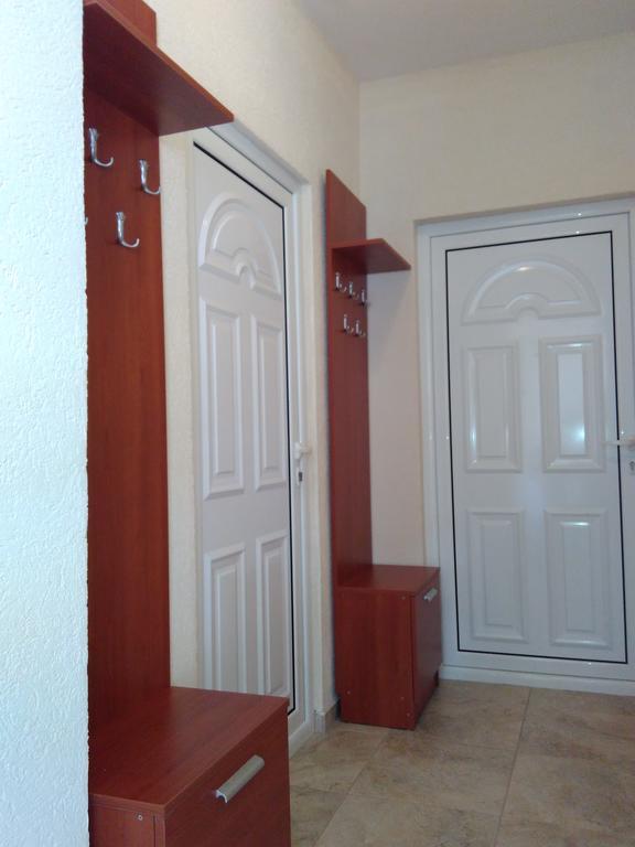 Apartments Lora Бар Экстерьер фото