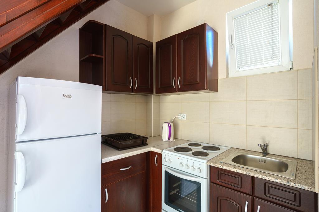 Apartments Lora Бар Экстерьер фото