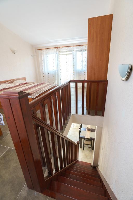 Apartments Lora Бар Экстерьер фото