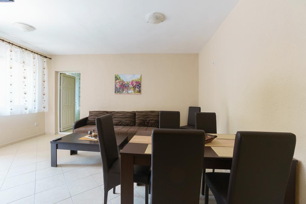 Apartments Lora Бар Экстерьер фото