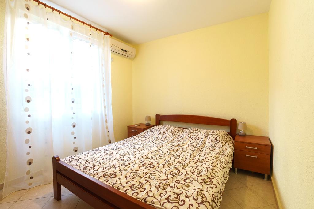 Apartments Lora Бар Экстерьер фото