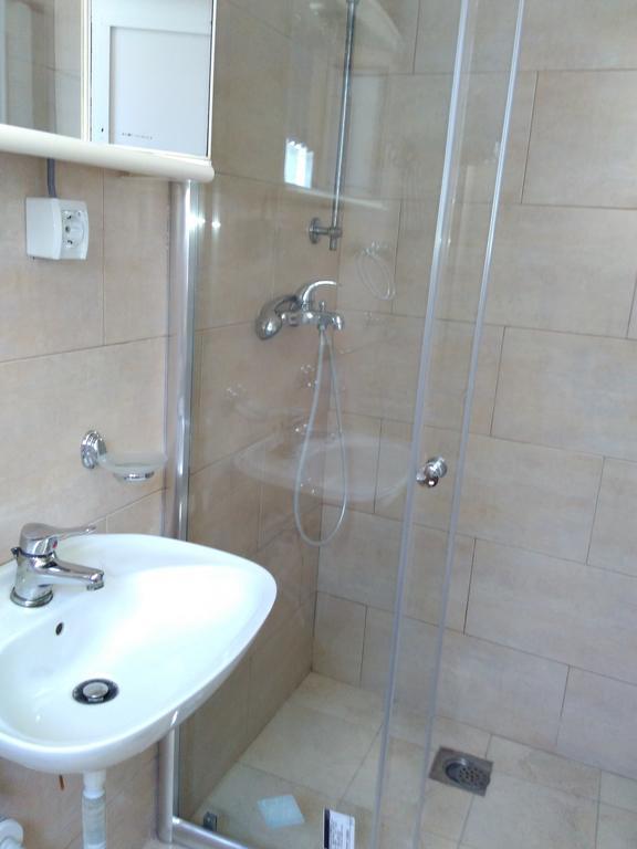 Apartments Lora Бар Экстерьер фото