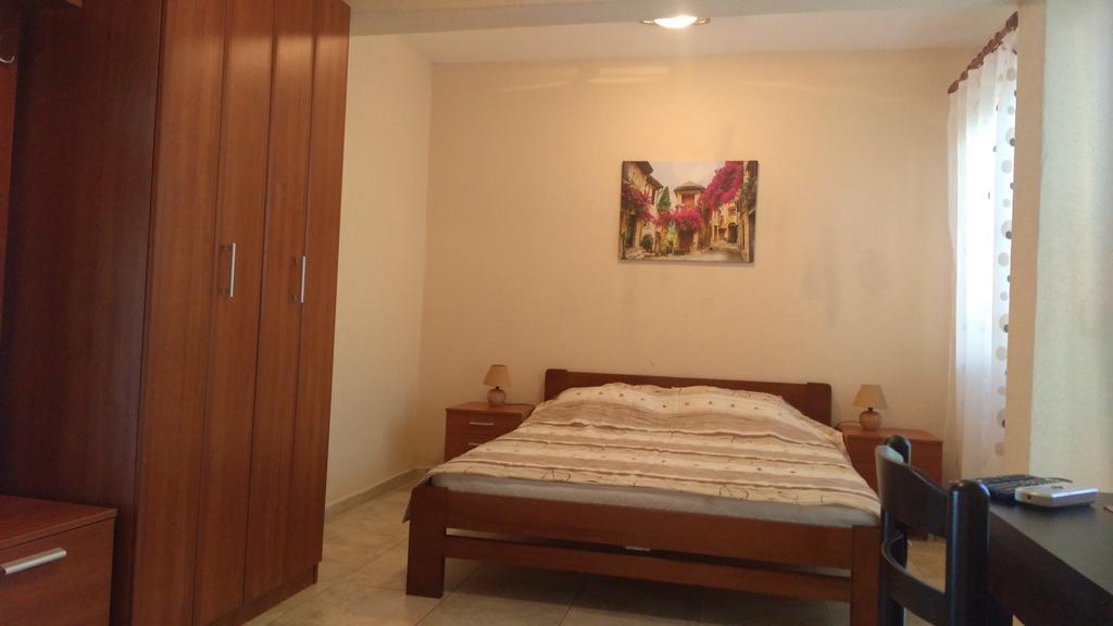 Apartments Lora Бар Экстерьер фото