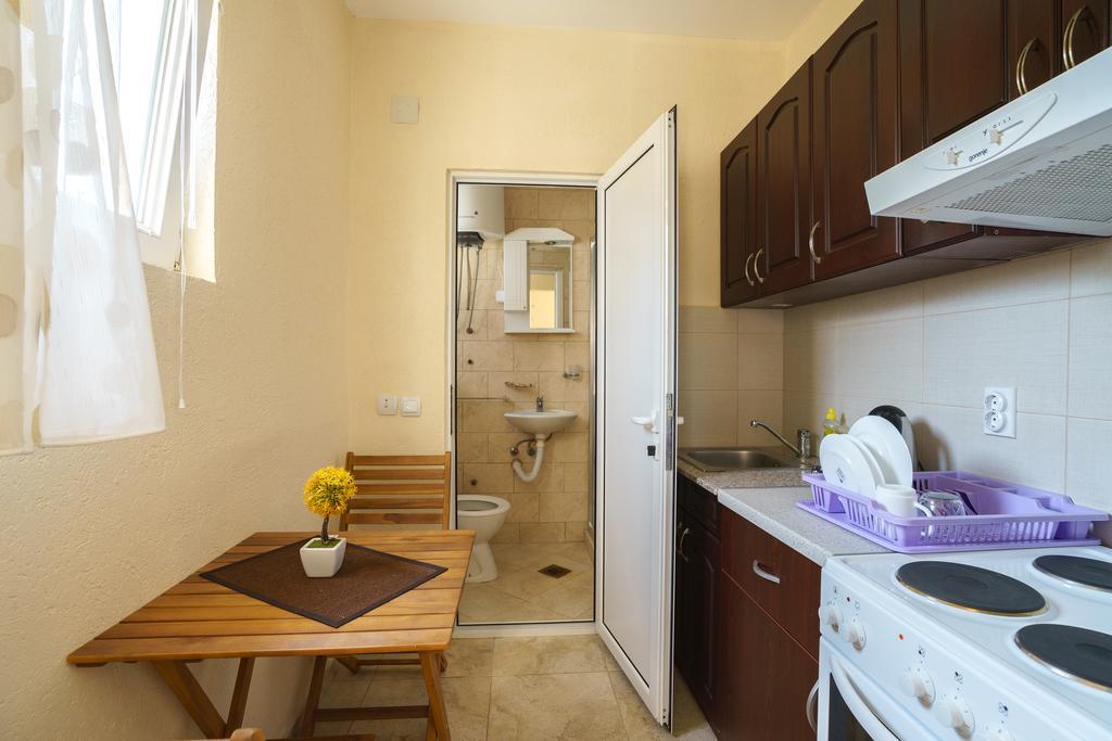 Apartments Lora Бар Экстерьер фото