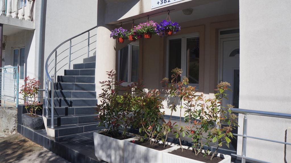 Apartments Lora Бар Экстерьер фото